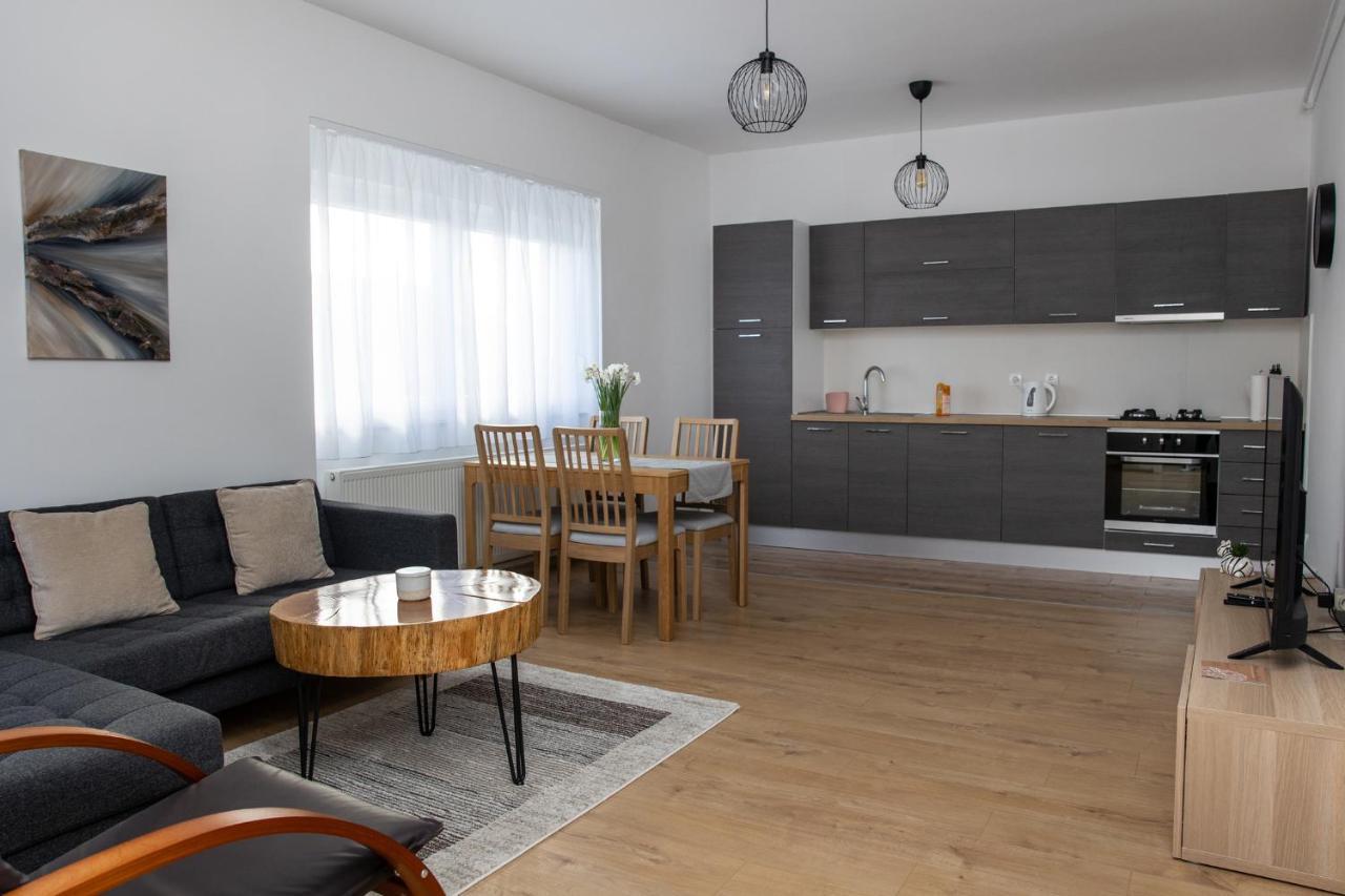 Apartman Ena Bjelovar Eksteriør billede